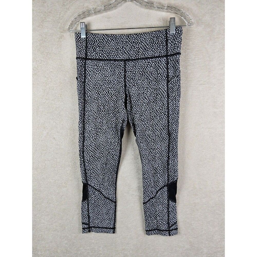 Lululemon Women’s Cropped Athletic Leggings Size 6